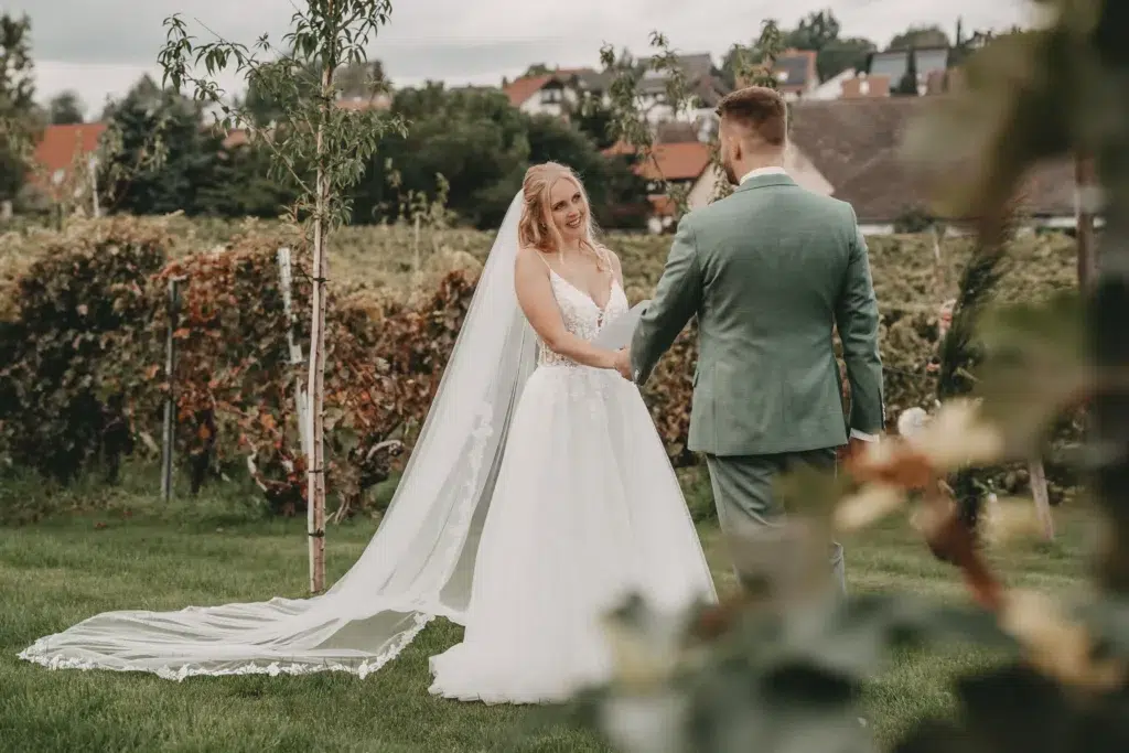 Hochzeitsfotograf Morrhof macht Foto während Brautpaarshooting