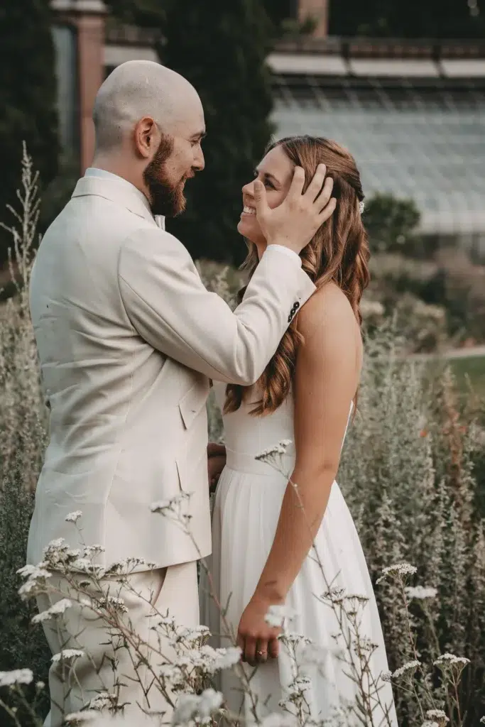 Hochzeitsfotograf Karlsruhe fotografiert Brautpaar im Botanischen Garten
